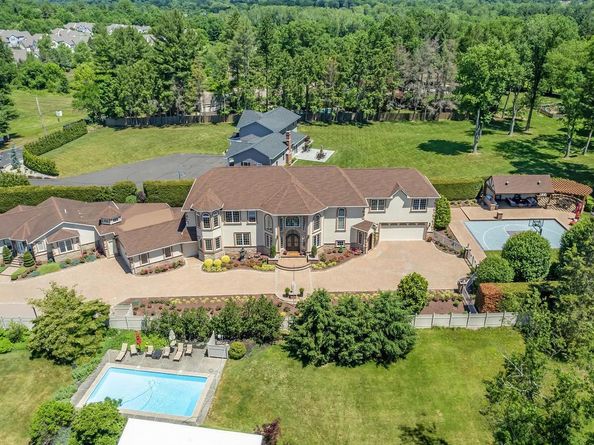 1066 Washington Crossing Rd, Newtown PA 18940