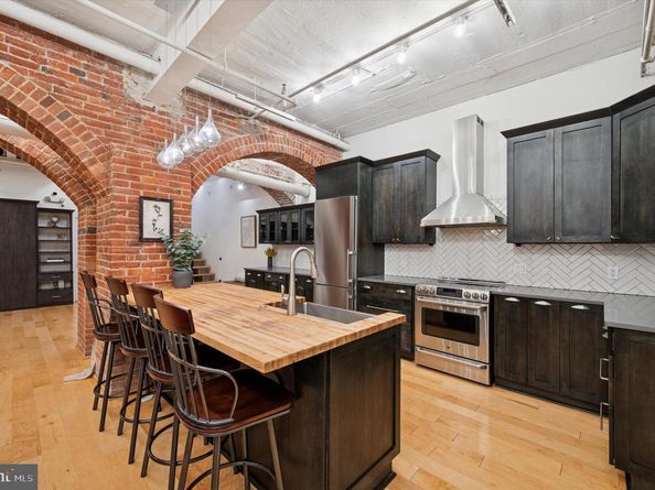 102 Church Street 101 (110), Philadelphia PA 19106