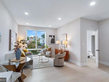 1516 East Capitol Street NE