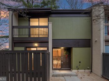 11608 Newbridge Court