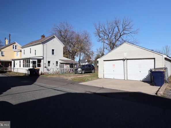 732 Brown Street, Tullytown PA 19007