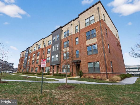 55 Silverway Drive 48, Herndon VA 20170