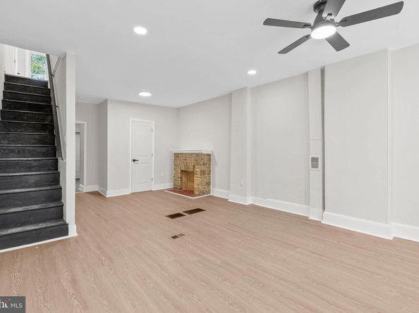 35 E Collom Street, Philadelphia PA 19144