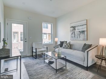 1943 E Harold Street