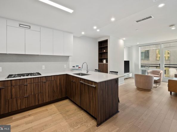 37 L Street SE 908, Washington DC 20003