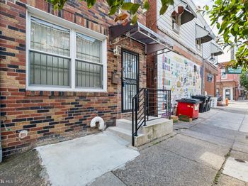 732 Dickinson Street