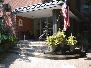 80 W Baltimore Avenue