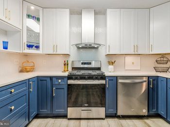 1300 Army Navy Drive S