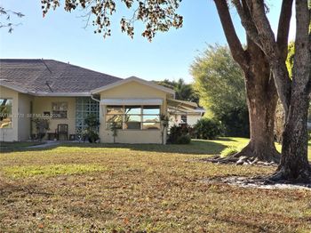 5162 Lakefront Boulevard