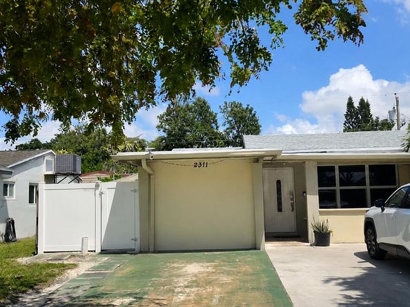 2311 N 58th Avenue, Hollywood FL 33021