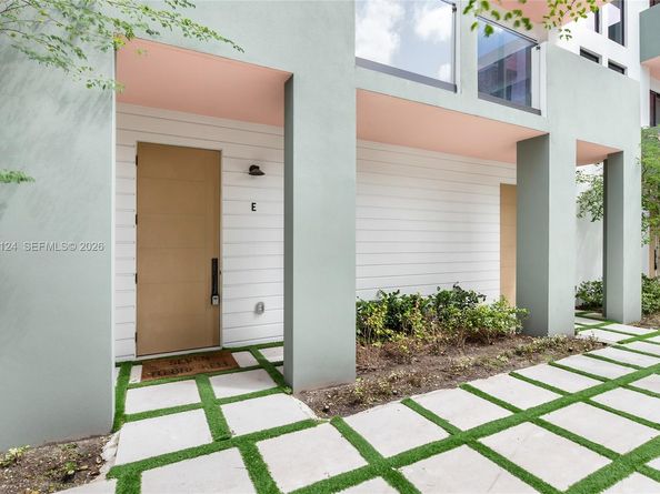721 SW 11th Street E E, Miami FL 33129