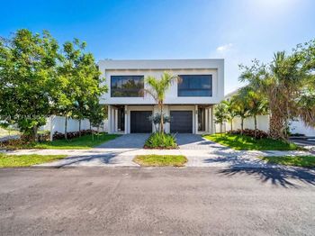 904 NE 17th Terrace