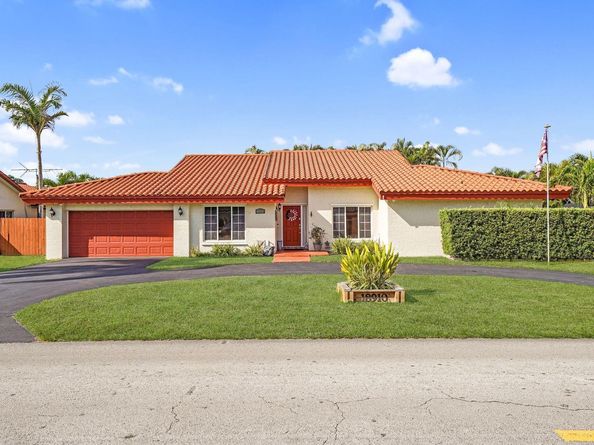 18910 W Oakmont, Hialeah FL 33015