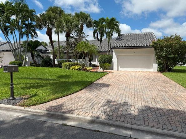 9 Windsor Lane, Boynton Beach FL 33436
