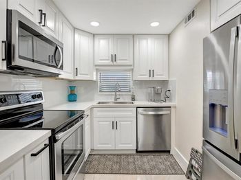 9720 S Hollybrook Lake Dr