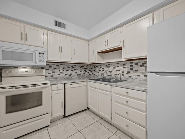 9905 Pineapple Tree Drive 210, Boynton Beach FL 33436