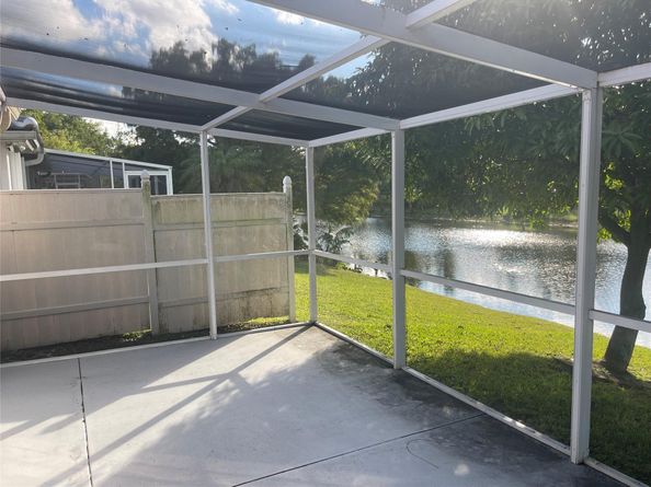 139 NW 72nd Ave, Plantation FL 33317