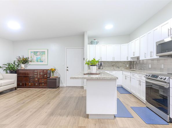 10675 W Clairmont Cir 202, Fort Lauderdale FL 33321