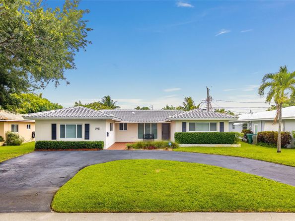 1911 NE 41st St, Fort Lauderdale FL 33308