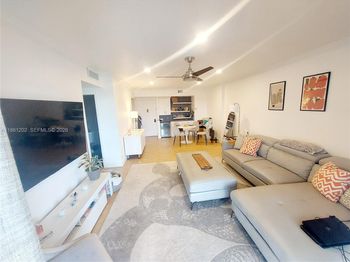 4400 Hillcrest Dr 1005a