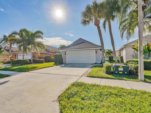 2622 Country Golf Drive, Wellington FL 33414