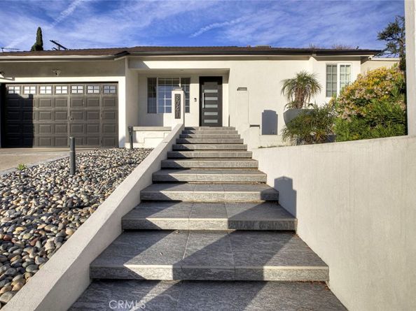 3041 Alabama, La Crescenta CA 91214