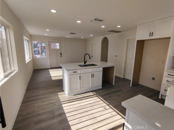 231 E Century Boulevard, Los Angeles CA 90003