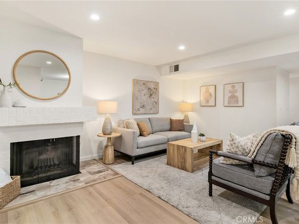 441 E San Jose 111, Burbank CA 91501