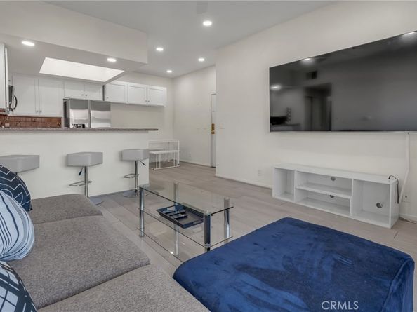 10943 Laurel Canyon B9, San Fernando CA 91340