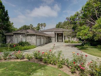 1601 Highland Oaks Drive