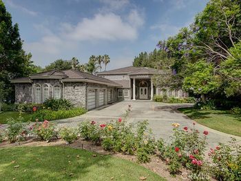 1601 Highland Oaks Drive