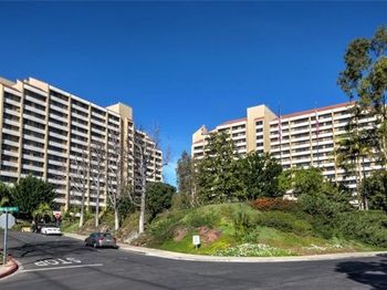 24055 Paseo Del Lago