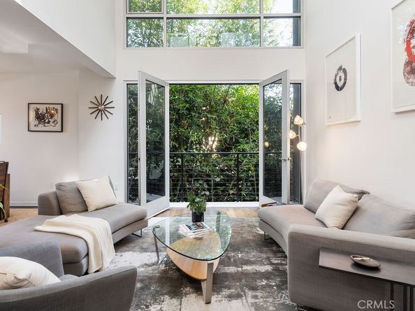 4111 W Sunset Boulevard 220, Los Angeles CA 90029