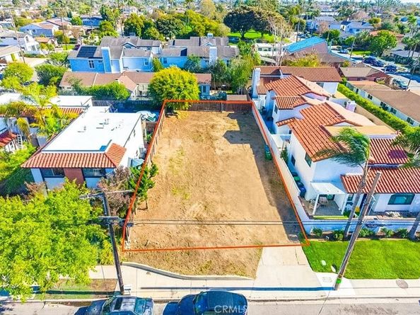 1586 Orange, Costa Mesa CA 92627