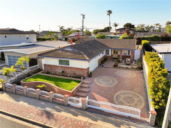 1025 Marvista Avenue, Seal Beach CA 90740