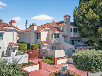 2720 Gramercy Avenue