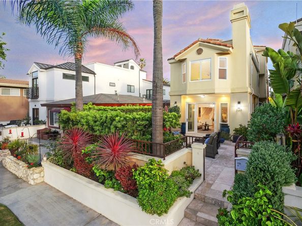 320 15th, Huntington Beach CA 92648