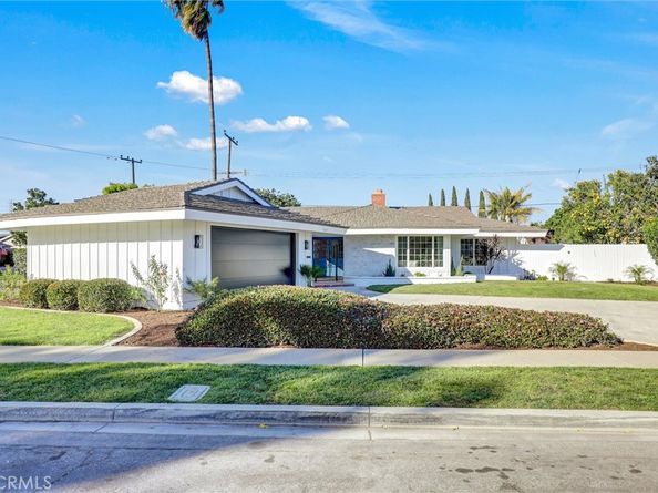 2046 Calvert, Costa Mesa CA 92626
