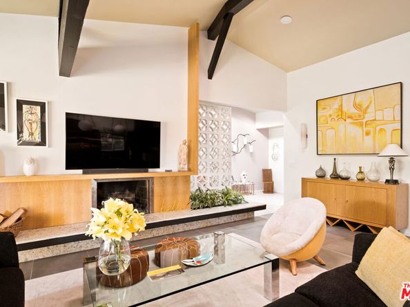 5549 Senford Avenue, Los Angeles CA 90056