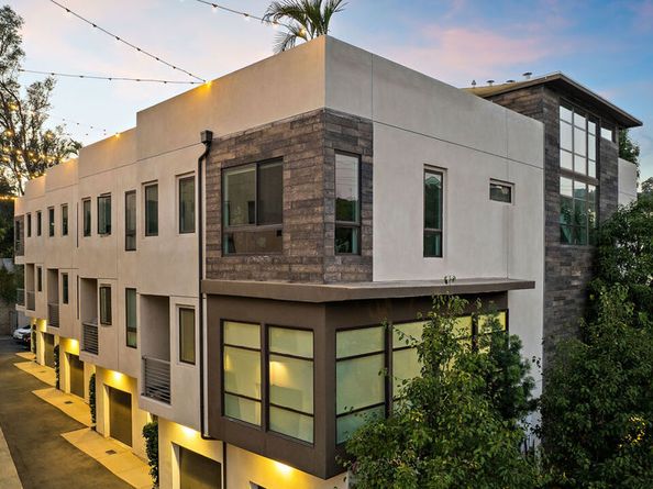 2111 N Cahuenga Boulevard 1, Los Angeles CA 90068