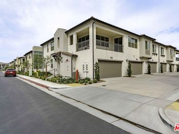 4221 E Malagon Privado