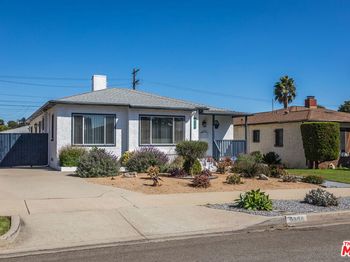 9806 S Van Ness Avenue