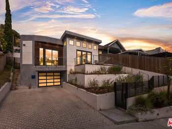 3850 Glenalbyn Drive