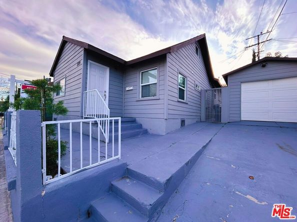 1109 N Chester Avenue, Inglewood CA 90302