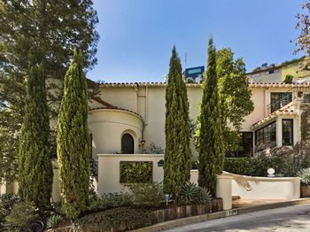 1701 Queens Court