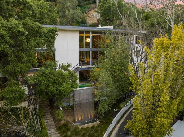 2207 Bowmont Drive, Beverly Hills CA 90210