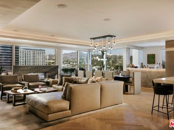 6250 Hollywood Boulevard