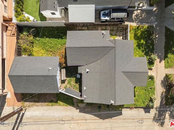 1116 S Barrington Avenue, Los Angeles CA 90049