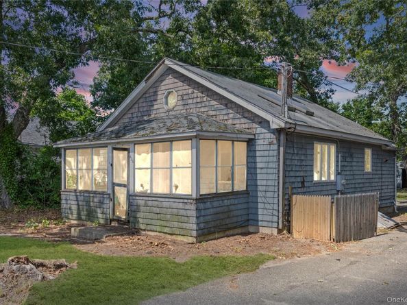 426 Riverleigh Avenue, Riverside NY 11901
