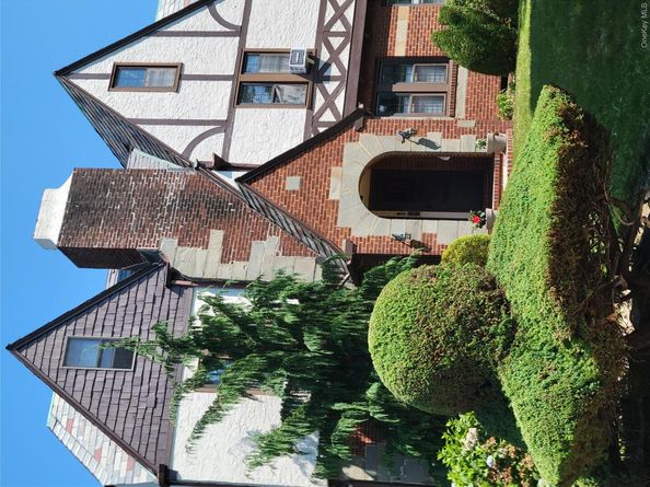 215-05 43rd. Ave B, Bayside NY 11361